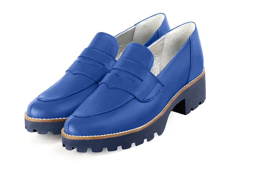 Electric blue women's casual loafers. Round toe. Low rubber soles. Front view - Florence KOOIJMAN
